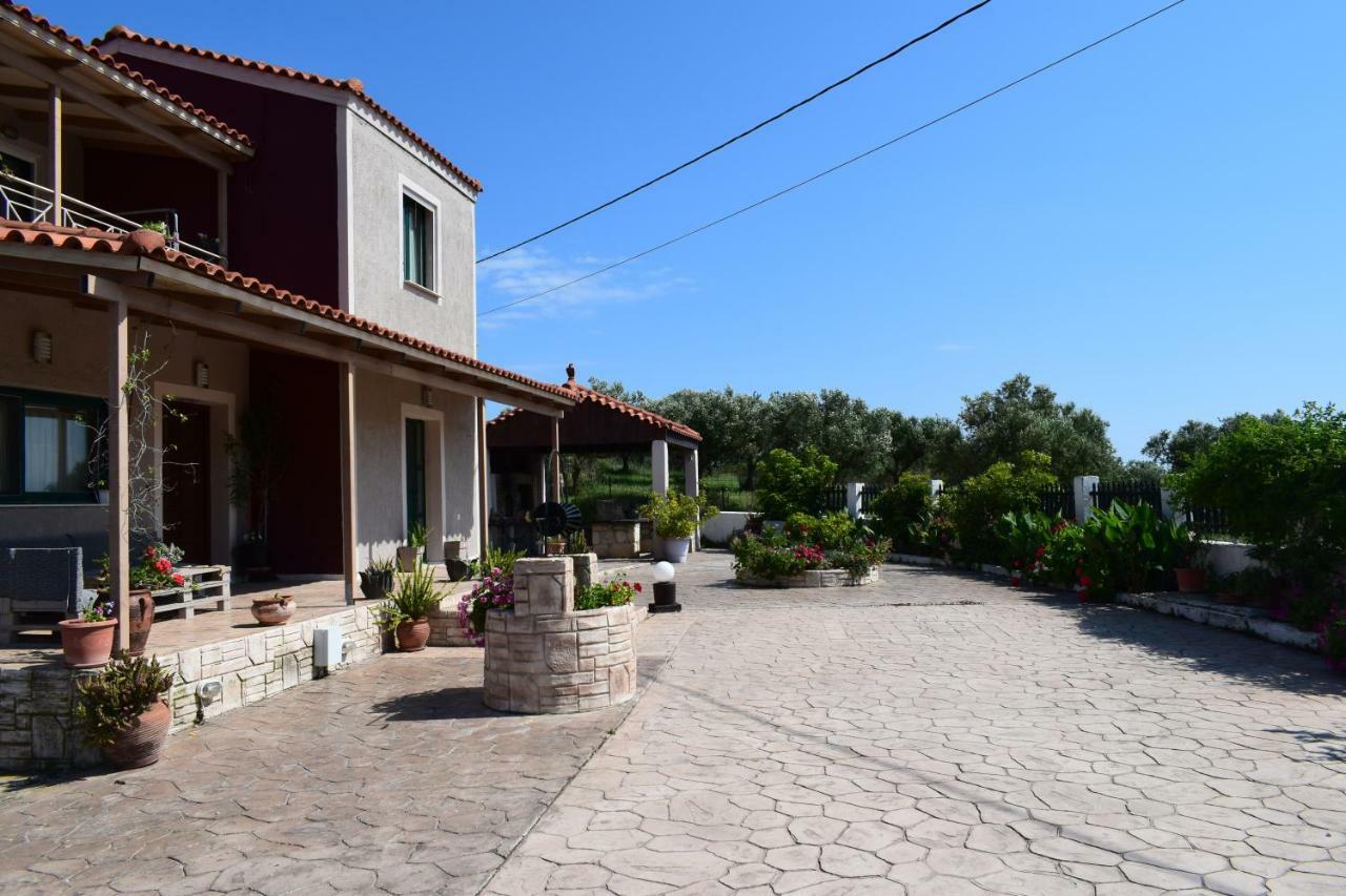 Villeta Nikol Lixouri Bagian luar foto