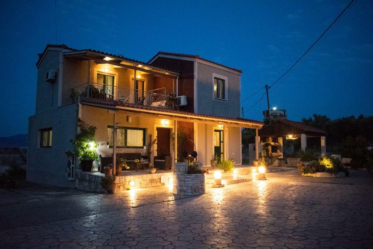 Villeta Nikol Lixouri Bagian luar foto
